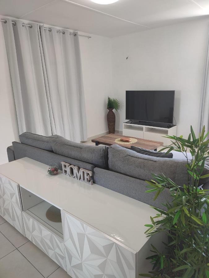 La Kaztelgood Villa เลอโกซิเยร์ ภายนอก รูปภาพ