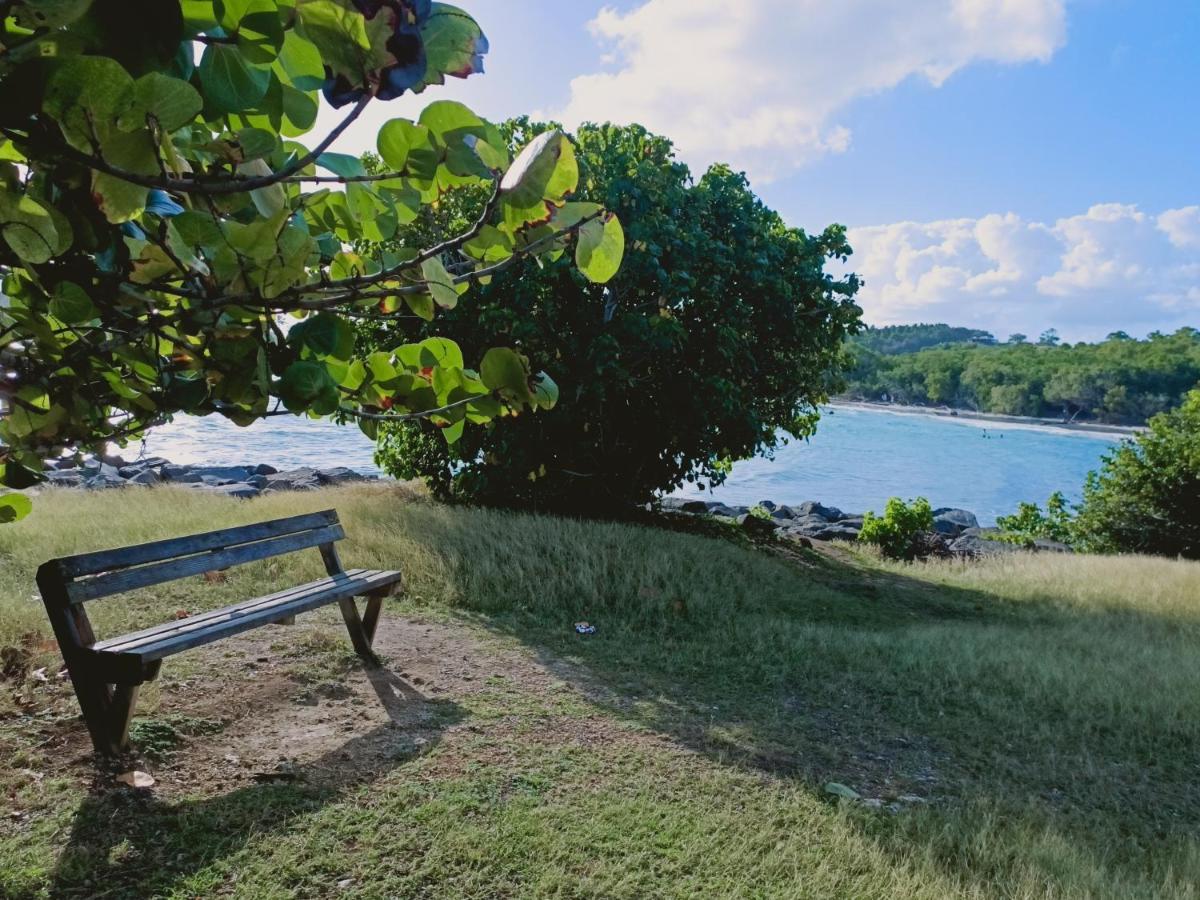 La Kaztelgood Villa เลอโกซิเยร์ ภายนอก รูปภาพ
